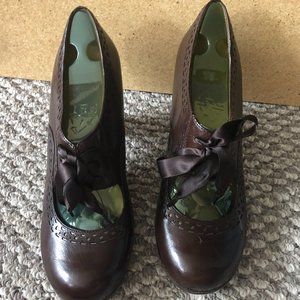 Naya Leather Oxford Mary Jane Ribbon Heels